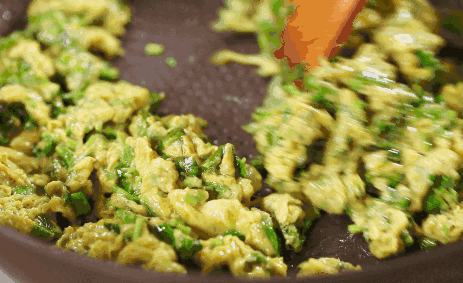 香椿炒雞蛋中毒是怎么回事 這些菜吃前一定要焯水