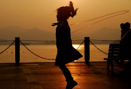 怎么教寶寶跳繩 教娃跳繩指南 怎么教寶寶跳繩 教娃跳繩指南