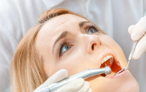 兒童口腔潰瘍和便秘有關嗎 導致兒童口腔潰瘍的因素 兒童口腔潰瘍和便秘有關嗎 導致兒童口腔潰瘍的因素