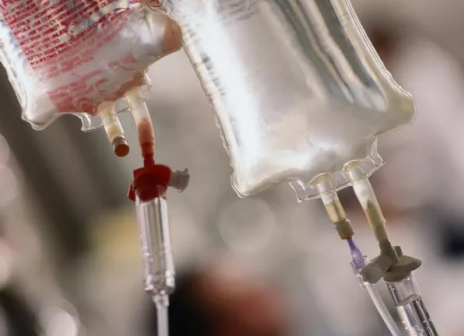 頭部輸液比手部輸液危害大嗎 孩子輸液為什么要扎頭上