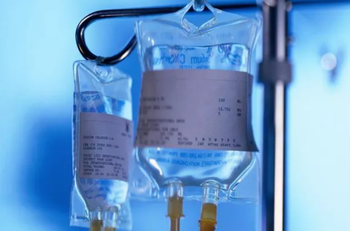 頭部輸液比手部輸液危害大嗎 孩子輸液為什么要扎頭上