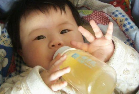 寶寶2歲前不能吃什么 兩歲前不能吃的輔食匯總