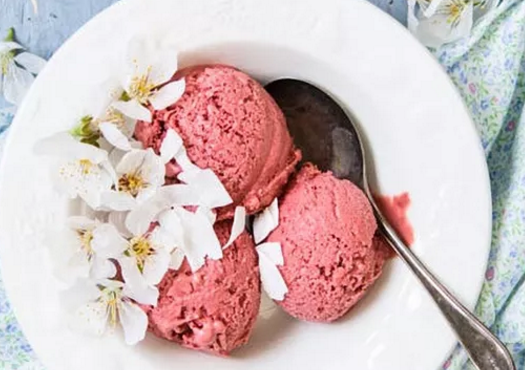 兩歲半寶寶吃能吃冰淇淋嗎 寶寶多大才能吃冰淇淋