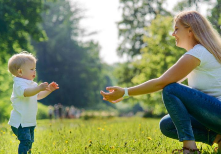 教孩子走路要注意什么 孩子走路要注意這些 教孩子走路要注意什么 孩子走路要注意這些