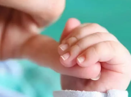 你真會給你的寶寶剪指甲嗎 如何給寶寶正確的剪指甲