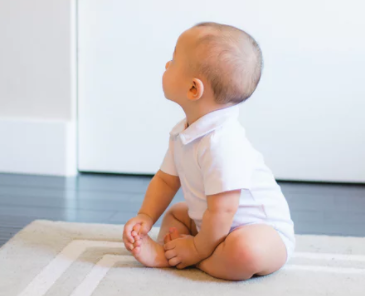 寶寶嘴巴起白皮到底正不正常 寶寶嘴巴起皮怎么辦 寶寶嘴巴起白皮到底正不正常 寶寶嘴巴起皮怎么辦