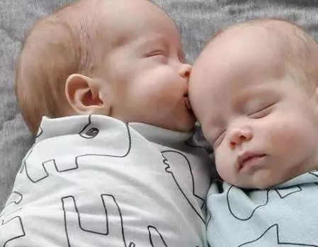 寶寶睡覺搖頭真的是缺鈣嗎 寶寶睡覺搖怎么辦