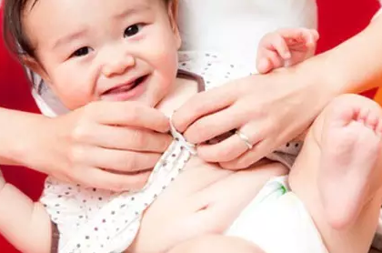 夏天給孩子穿衣不是越少越好 夏季孩子穿衣有什么講究 夏天給孩子穿衣不是越少越好 夏季孩子穿衣有什么講究