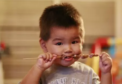 寶寶吃肉老愛積食怎么辦 吃肉積食的寶寶肉還能吃嗎