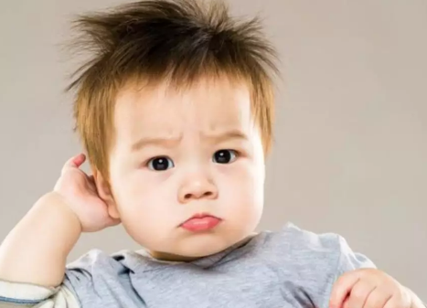 寶寶愛揪頭發頭發越來越少 寶寶愛揪頭發怎么應對