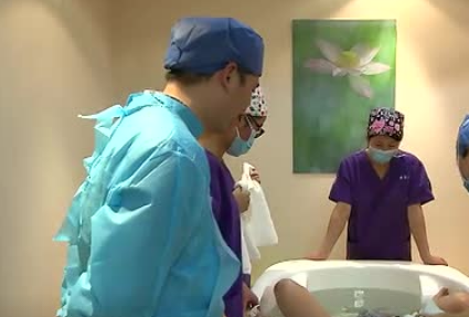 水中分娩竟然有這么多好處 水中分娩壞處有什么