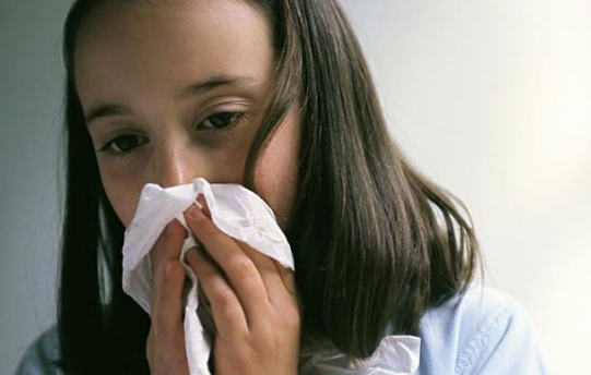 寶寶鼻涕由清變黃是好轉嗎 鼻涕為什么會變成黃色