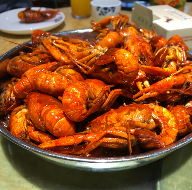 吃龍蝦的有趣說說 吃龍蝦發朋友圈怎么寫2019