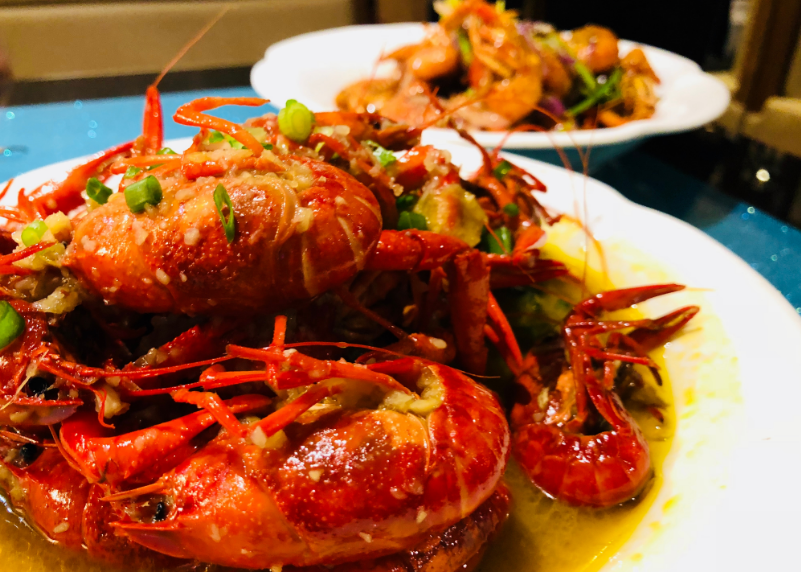 吃龍蝦的有趣說說 吃龍蝦發朋友圈怎么寫2019