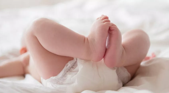 一歲寶寶怎么選擇紙尿褲 棉質(zhì)型和干爽型紙尿褲怎么選擇