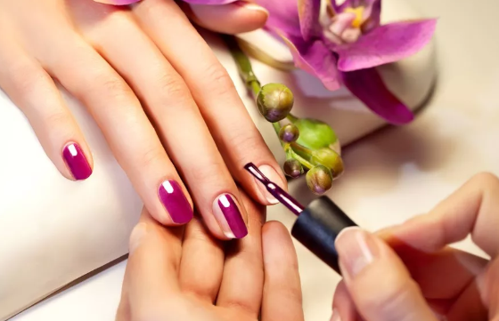 哺乳期美甲對孩子有什么影響 哺乳期美甲一次可以嗎 哺乳期美甲對孩子有什么影響 哺乳期美甲一次可以嗎