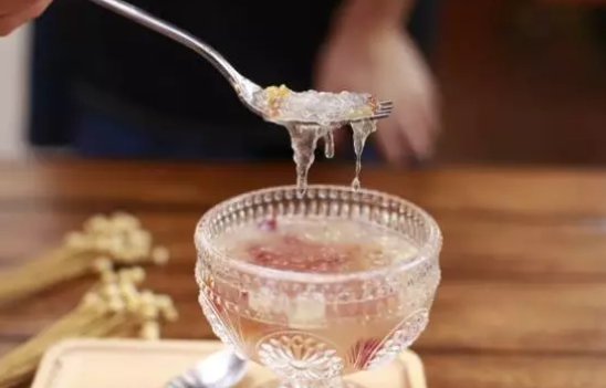 燕窩什么時(shí)候吃最好 女性吃燕窩的最佳時(shí)機(jī)