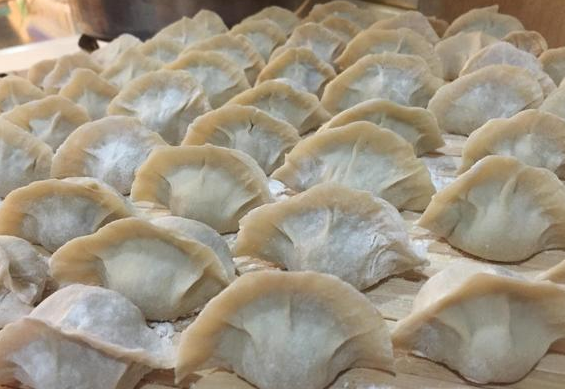 哺乳期一個人帶孩子怎么吃飯 哺乳期獨自解決吃飯問題 哺乳期一個人帶孩子怎么吃飯 哺乳期獨自解決吃飯問題