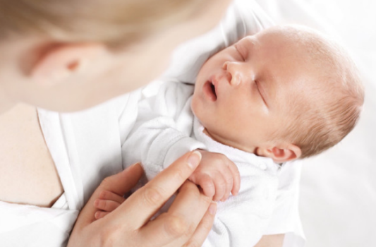 寶寶熱性驚厥的正確做法 發燒抽搐的錯誤做法