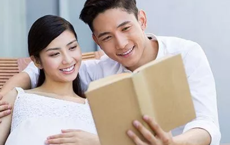 懷孕8個(gè)月怎么胎教 懷孕8個(gè)月胎教什么姿勢(shì)好