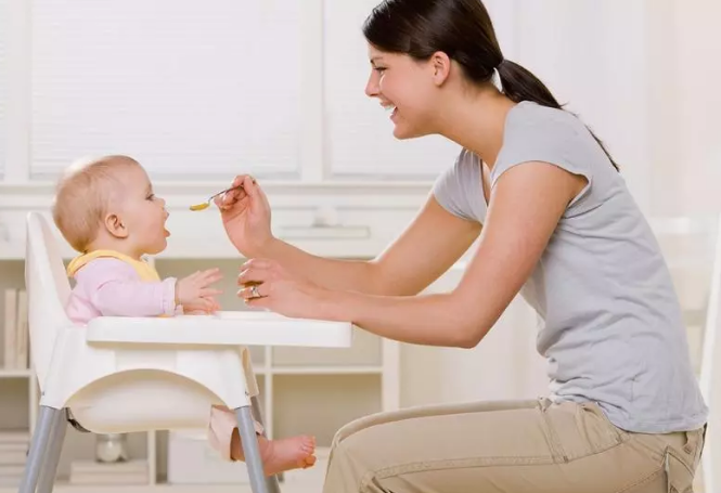 寶寶腹瀉了吃什么食物比較好 如何預(yù)防寶寶腹瀉 寶寶腹瀉了吃什么食物比較好 如何預(yù)防寶寶腹瀉