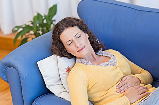 孕婦燒心是胎兒長頭發(fā)嗎 孕期燒心的原因