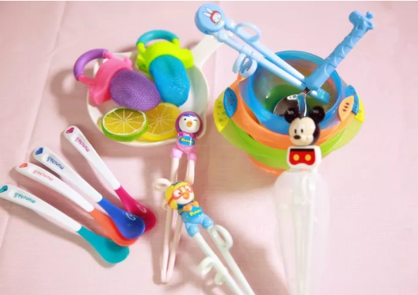 訓練筷塑料和不銹鋼的那種好 兒童訓練筷材質怎么選擇