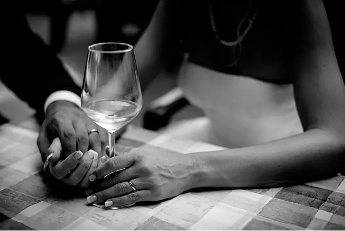 尖銳濕疣不能喝酒嗎 尖銳濕疣喝酒的危害 尖銳濕疣不能喝酒嗎 尖銳濕疣喝酒的危害