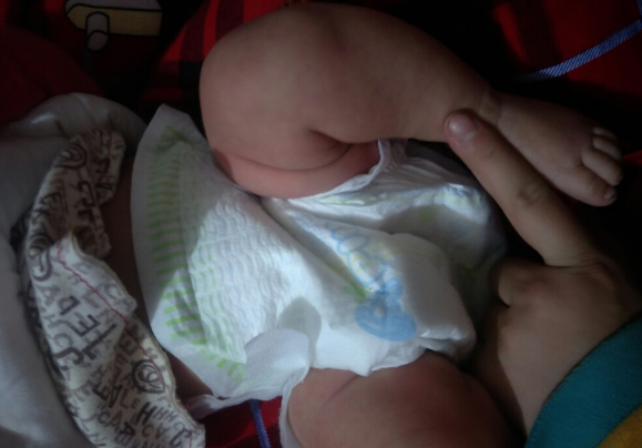 愛寶氏臻享紙尿褲紅屁股嗎 愛寶氏臻享紙尿褲使用測評