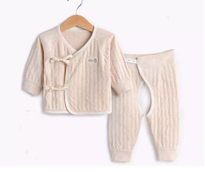 新生兒的衣服怎么選 如何給新生兒寶寶挑選衣服 新生兒的衣服怎么選 如何給新生兒寶寶挑選衣服