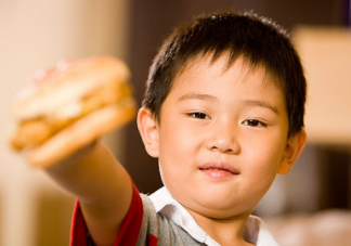 孩子不吃飯還挑食怎么辦 怎么讓孩子愛上吃飯