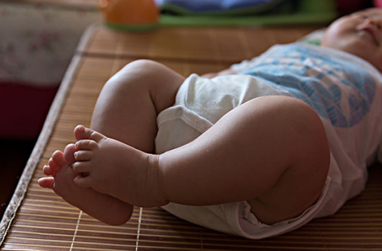 寶寶夏天可以睡涼席嗎 夏天只睡涼席好嗎