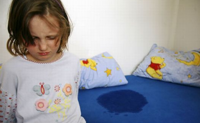 孩子經常尿床是怎么回事 孩子經常尿床怎么辦