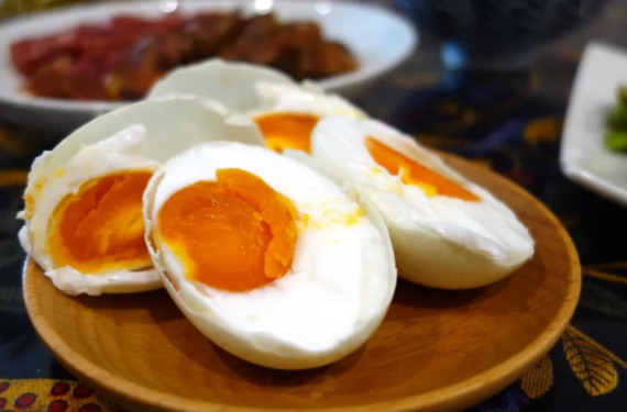 哺乳期能吃咸蛋嗎 孕婦吃什么下奶