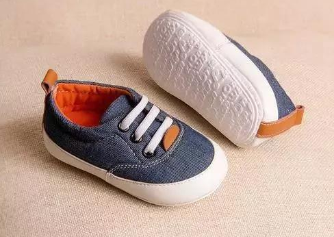 寶寶什么時候穿鞋合適 寶寶走穩了才能給嗎孩子穿鞋嗎