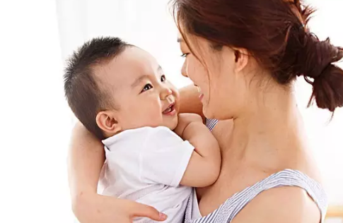 大小奶斷奶后能恢復嗎 哺乳期大小奶怎么辦 大小奶斷奶后能恢復嗎 哺乳期大小奶怎么辦