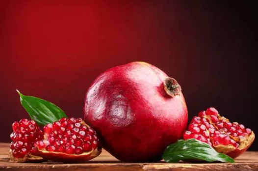 哺乳期能吃石榴嗎 哺乳期能吃石榴寶寶會(huì)拉肚子嗎 哺乳期能吃石榴嗎 哺乳期能吃石榴寶寶會(huì)拉肚子嗎