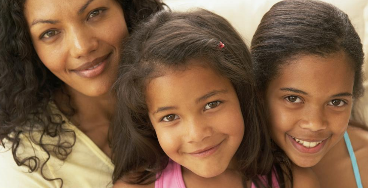 孩子得了流行季節(jié)病怎么辦 孩子得手足口病皰疹性咽峽炎要看醫(yī)生嗎