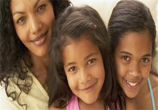 孩子得了流行季節病怎么辦 孩子得手足口病皰疹性咽峽炎要看醫生嗎