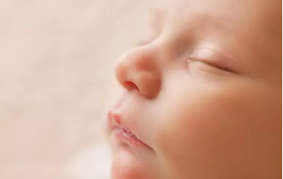 寶寶吃奶愛咬人怎么辦 寶寶吃奶咬人如何應對