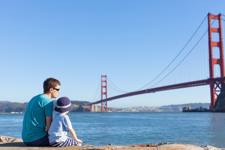 夏天可以給孩子使用防曬霜嗎 給孩子用防曬霜會不會刺激 夏天可以給孩子使用防曬霜嗎 給孩子用防曬霜會不會刺激