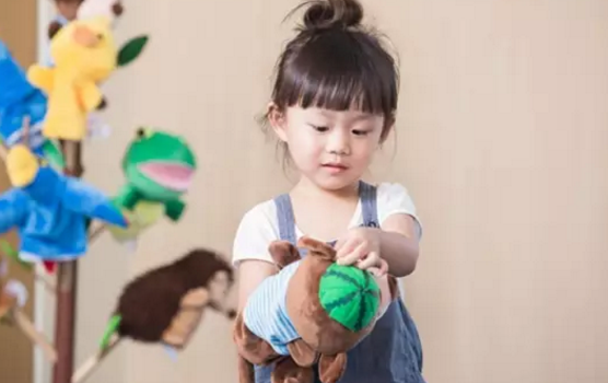 孩子把幼兒園玩具拿回家怎么辦 孩子拿幼兒園玩具是偷嗎