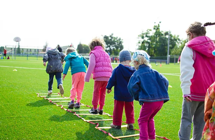 孩子不愿意跟同齡人交往是什么原因 孩子不和同齡人交往怎么引導 孩子不愿意跟同齡人交往是什么原因 孩子不和同齡人交往怎么引導