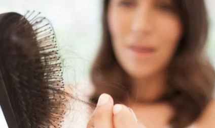 產后大量脫發是怎么回事 產后都會脫發嗎 產后大量脫發是怎么回事 產后都會脫發嗎