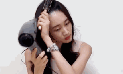 產后大量脫發是怎么回事 產后都會脫發嗎 產后大量脫發是怎么回事 產后都會脫發嗎