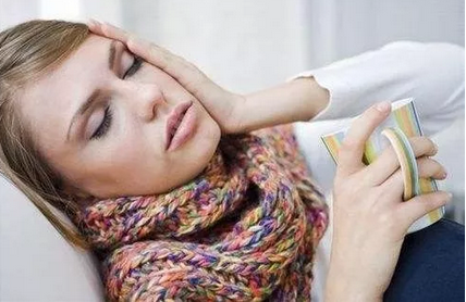 產后坐月子看電視會傷害視力嗎 產后能看電視嗎 產后坐月子看電視會傷害視力嗎 產后能看電視嗎