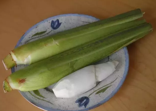 哺乳期吃茭白下奶嗎 哺乳期吃茭白的功效有哪些 哺乳期吃茭白下奶嗎 哺乳期吃茭白的功效有哪些