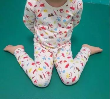 孩子走路內八字是骨骼有問題嗎 孩子走路內八字該怎么糾正