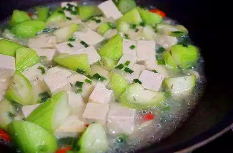 哺乳期吃豆腐下奶嗎 哺乳期吃豆腐的營養功效