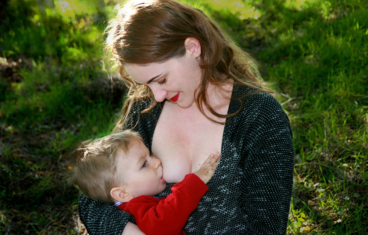 哺乳媽媽如何有效的追奶 孩子吃奶怎么做不擔心沒奶吃